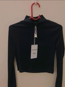 Black Zip-Up Crop Top
