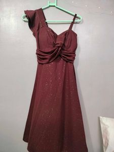 MAROON ONE SHOULDER PARTY DRESS