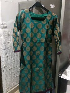 girls High quality silk kurtis.