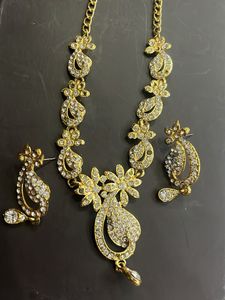 Elegant Necklace &amp; Earring Set
