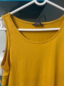 Mustard tank top - S