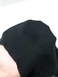 Black Heart Print Cropped Sweater