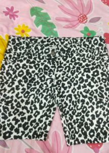 Beautiful Print Shorts