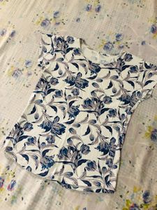 Girl’s Crop T-shirt