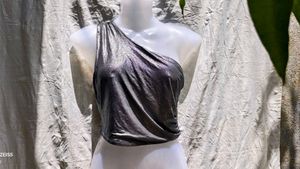 FULL SHIMMERY TOP