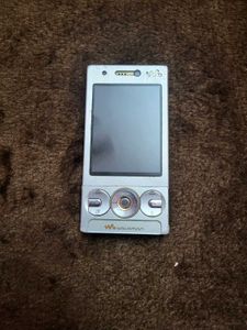 Sony Ericsson W705