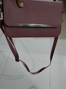New Sling Bag 🛍️💰 .