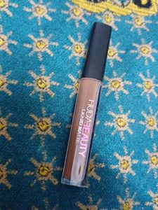Huda Beauty Liquid Matte Lipstick