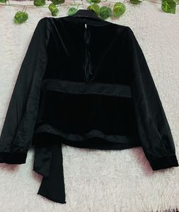 Black Stoned Top🖤