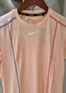 Women&#39;s Drifit Tshirt