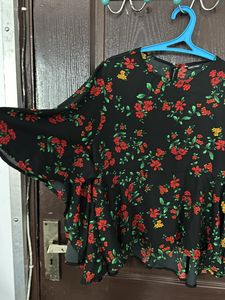TOKYO TALKIES Floral Top