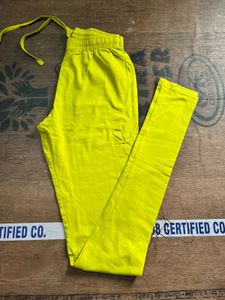 brand new Yellow  lagging