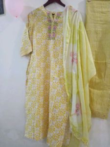 Beautiful and elegant Floral Kurta Set