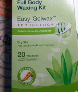 15 Veet Hair Removal Strips + 1 Wax Wipe
