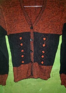 Elegant Two-Tone Knit Cardigan