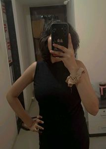 Black Sleeveless Tops