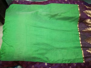 GentlyUsed GreenWithPurpleBorder  LeafPattern Sare