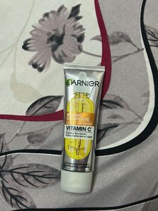 Garnier Bright Complete Serum Cleanser