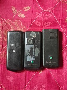 2 Sony ericsson And 1 Samsung Working