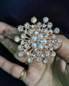 Elegant Rose Gold Floral Shiny Ring