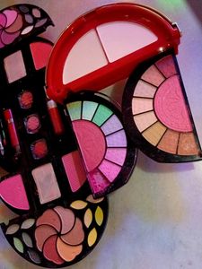 ADS Fashion Makeup Kit