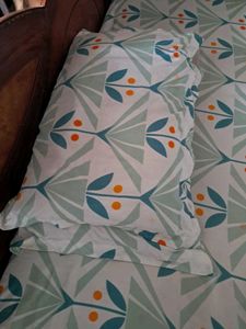 Bedsheet With Two Pillow Covers