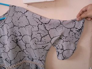 Patterned Gray Top