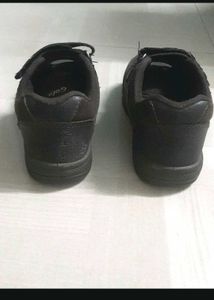 Brown shoes, size 11