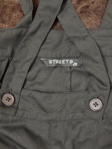 Side Button Regular Fit Solid Parallel Trousers