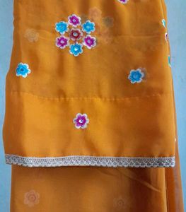 🛍️Elegant Yellow Floral Saree⭐⭐⭐⭐⭐
