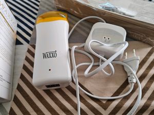 Waxxo Roll-On WaxHeater &amp; Strips