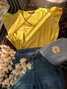 Yellow Schiffili top