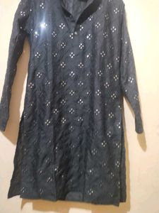 Embroidered Men&#39;s Kurta size M