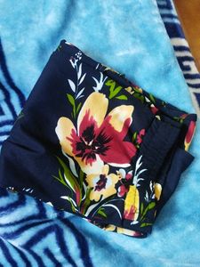 It&#39;s a Printed New Navy Coloured Jegging