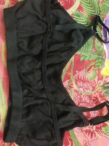 Black non padded bra