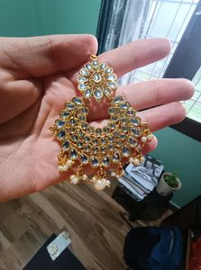 Zaveri Pearls Earrings And Mangtikka Set