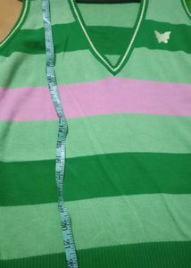 Cut Sleeves Hoodi