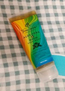 Neem & Aloevera Face Wash 🫧