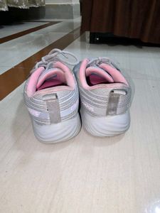 Comfortable Sports Shoes