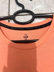 Under armour women’s top