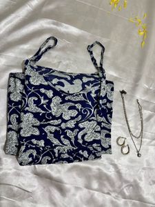 sleeveless dress