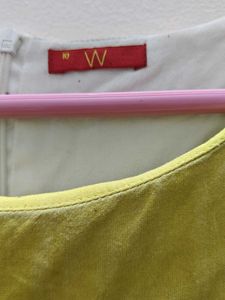 W Sleeveless Colorblock Kurta – Size 10