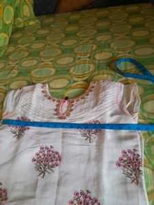Floral Embroidered Kurta