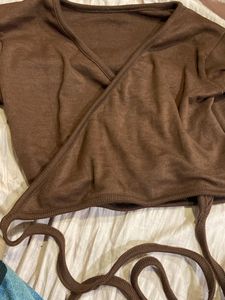 Brown Wrap Around Tie Up Top🤎💒(super Cute)