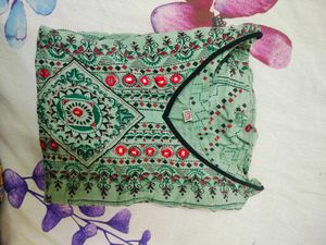 Green Embroidered Kurta Suit ( Kurt, Chunni, Pant)