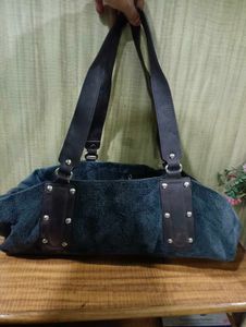 Calvin Klein Jeans Stylish Handbag