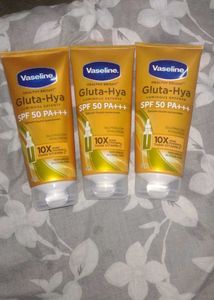 Vaseline Gluta-Hya SPF 50