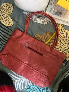 Elegant Floral Handbag