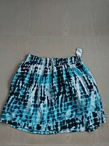 H&amp;M Skirt With Tag