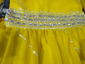 Nayra Suit With Dupatta